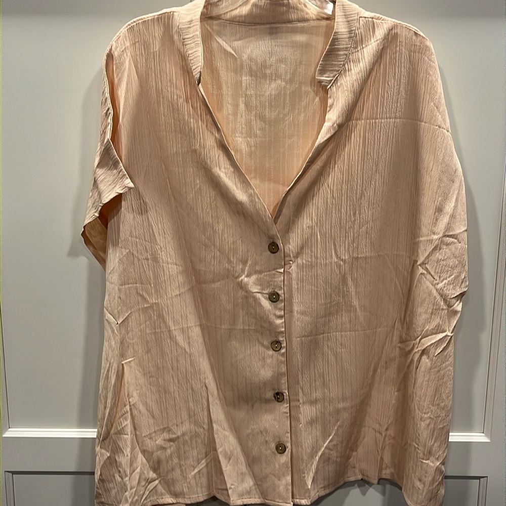 Never worn light pink (mauve) short sleeve v neck